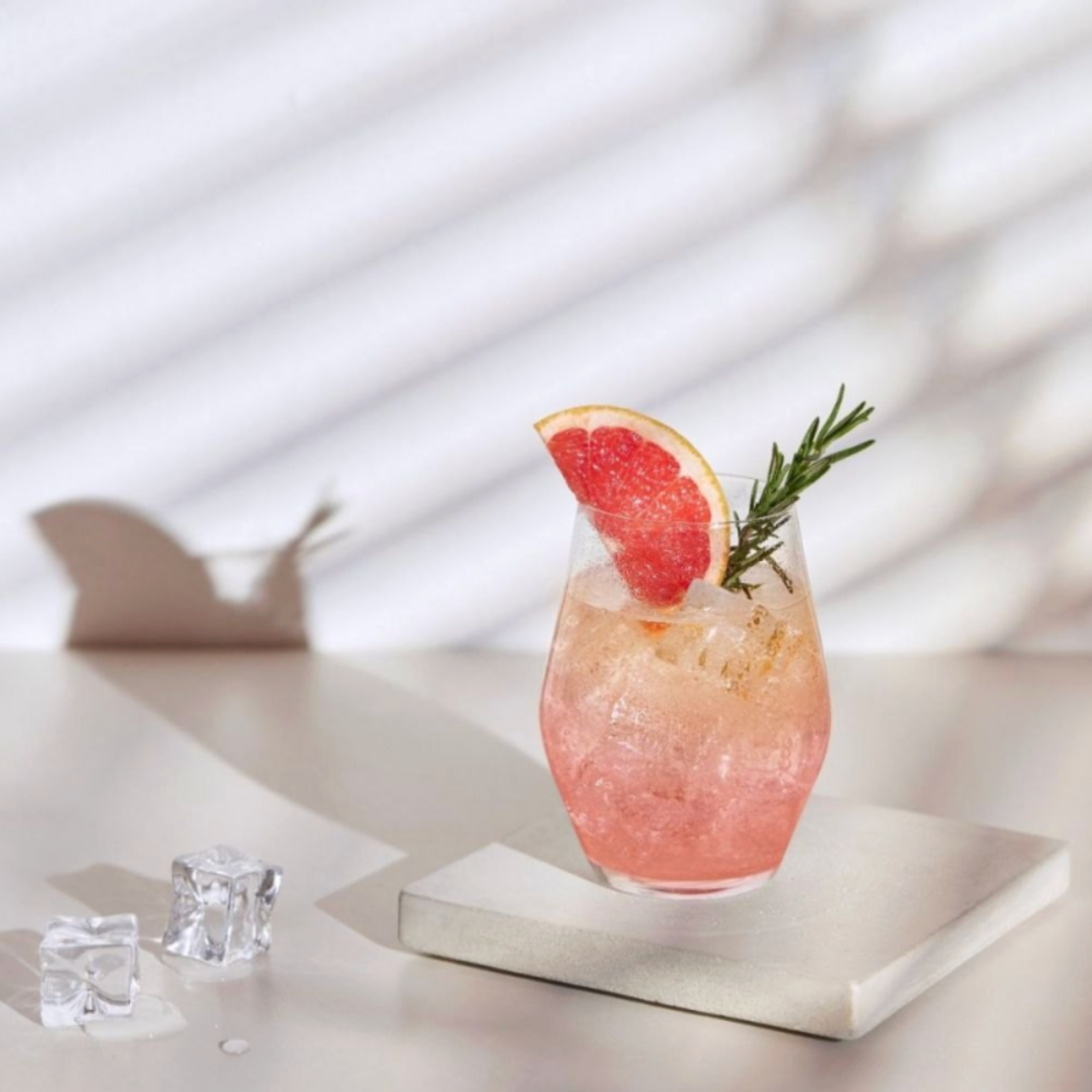 Ly Thủy Tinh Ocean Santé Stemless C4216