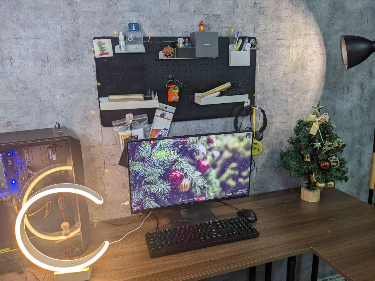 Pegboard set up g&oacute;c l&agrave;m việc